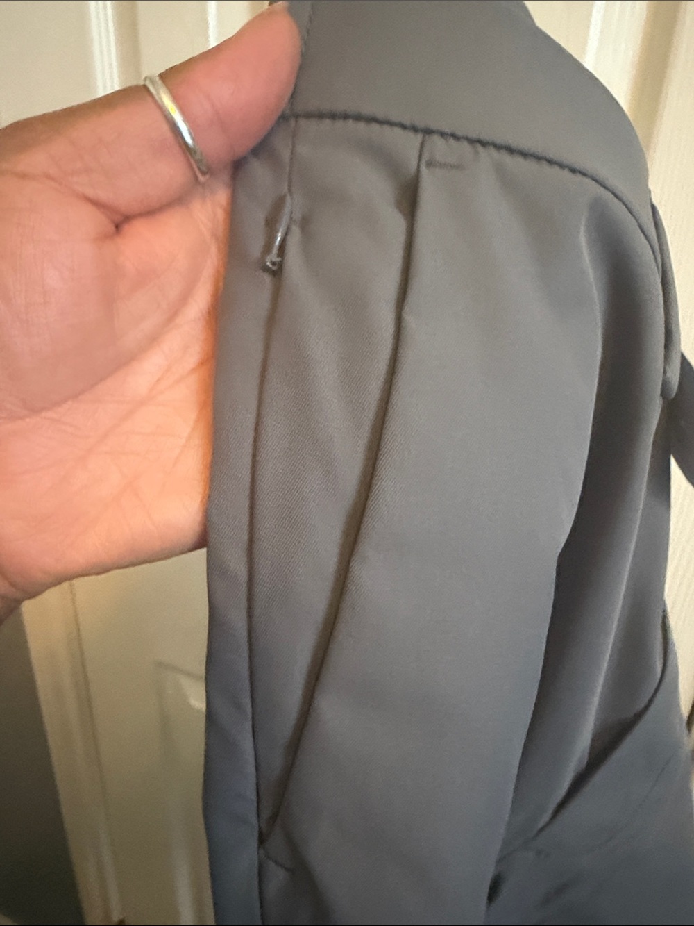 Banana Republic Men's Gray Commuter Flex Pant Size 34x30 - Picture 4 of 4